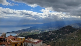 Słoneczne refleksy nad Etną